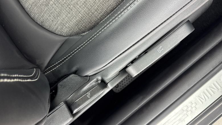 MINI Hatchback 135kW Cooper S Level 2 33kWh 3dr Auto Electric Hatchback